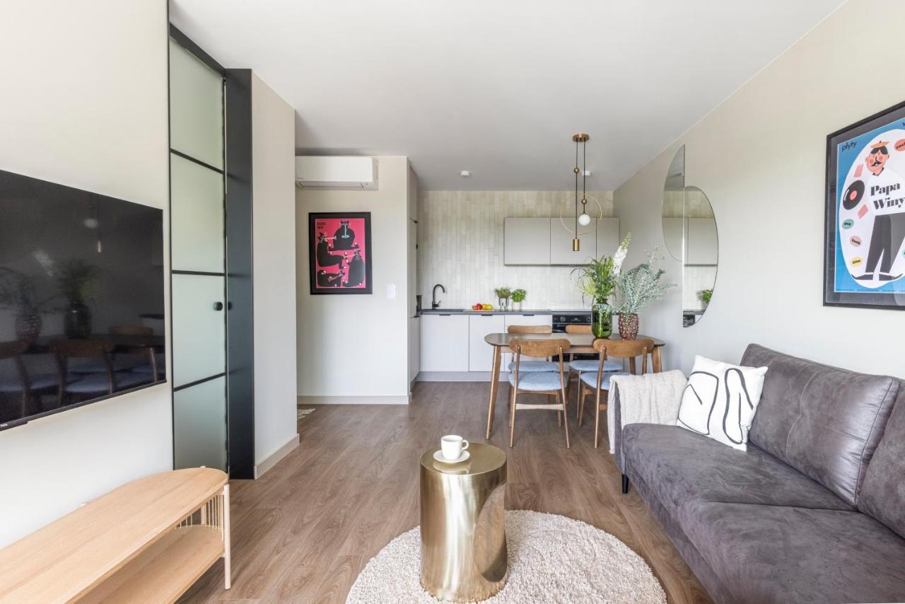 Apartment River Side 3/18 *
